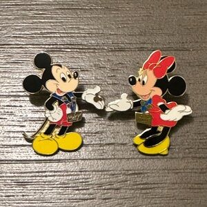Disney Pin Set - Mickey & Minnie Pin Trading - 2001 - 2 Pin Set